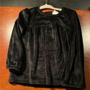 NWT Black Velour Gap Sweater. Size 3